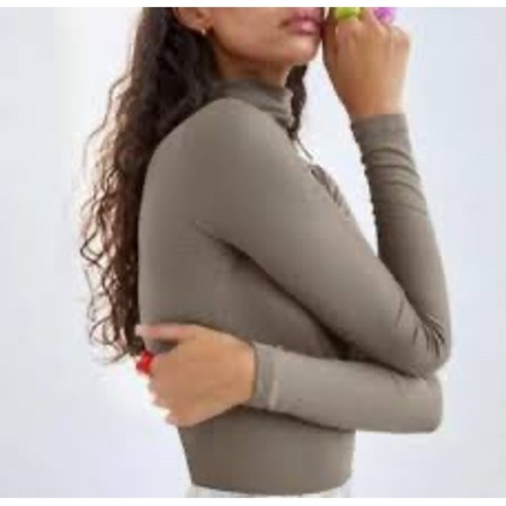 Aritzia Sunday Best Freshman Turtleneck Grey/green EUC Ribbed Modal Capsule S